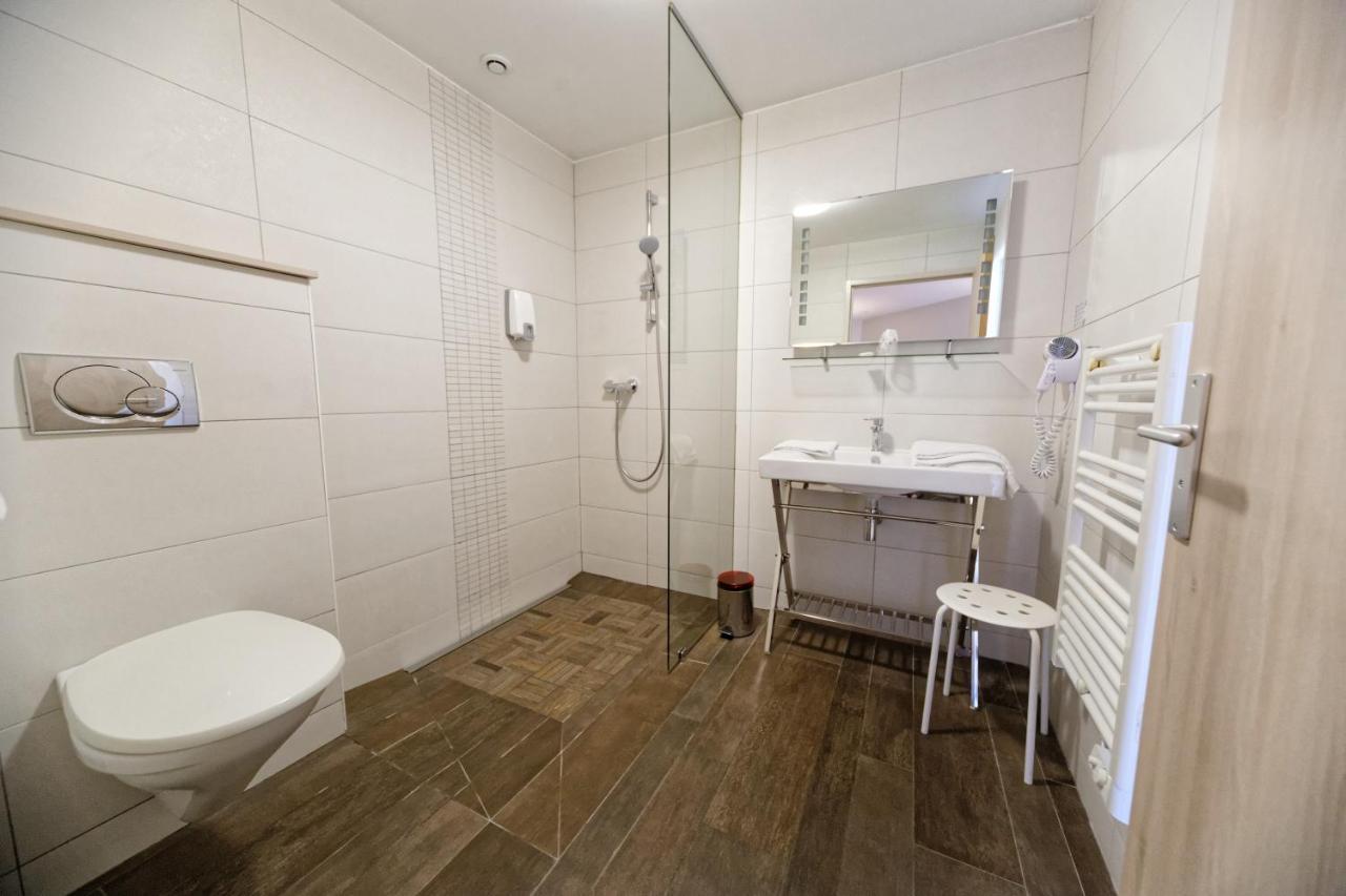 Charme Hotel, Montbeliard Sud Екстериор снимка
