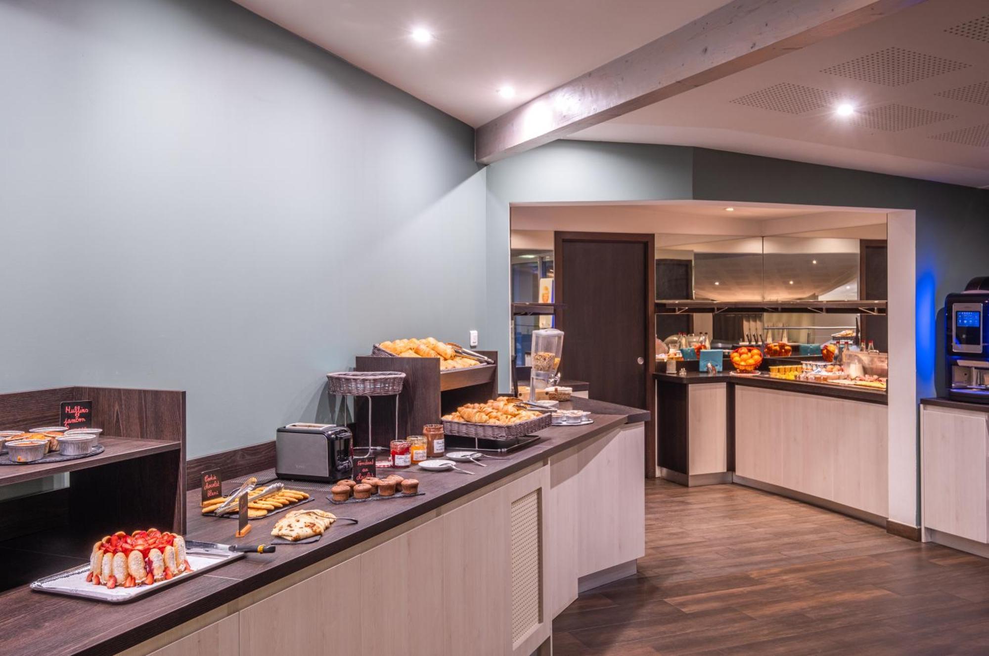 Charme Hotel, Montbeliard Sud Екстериор снимка