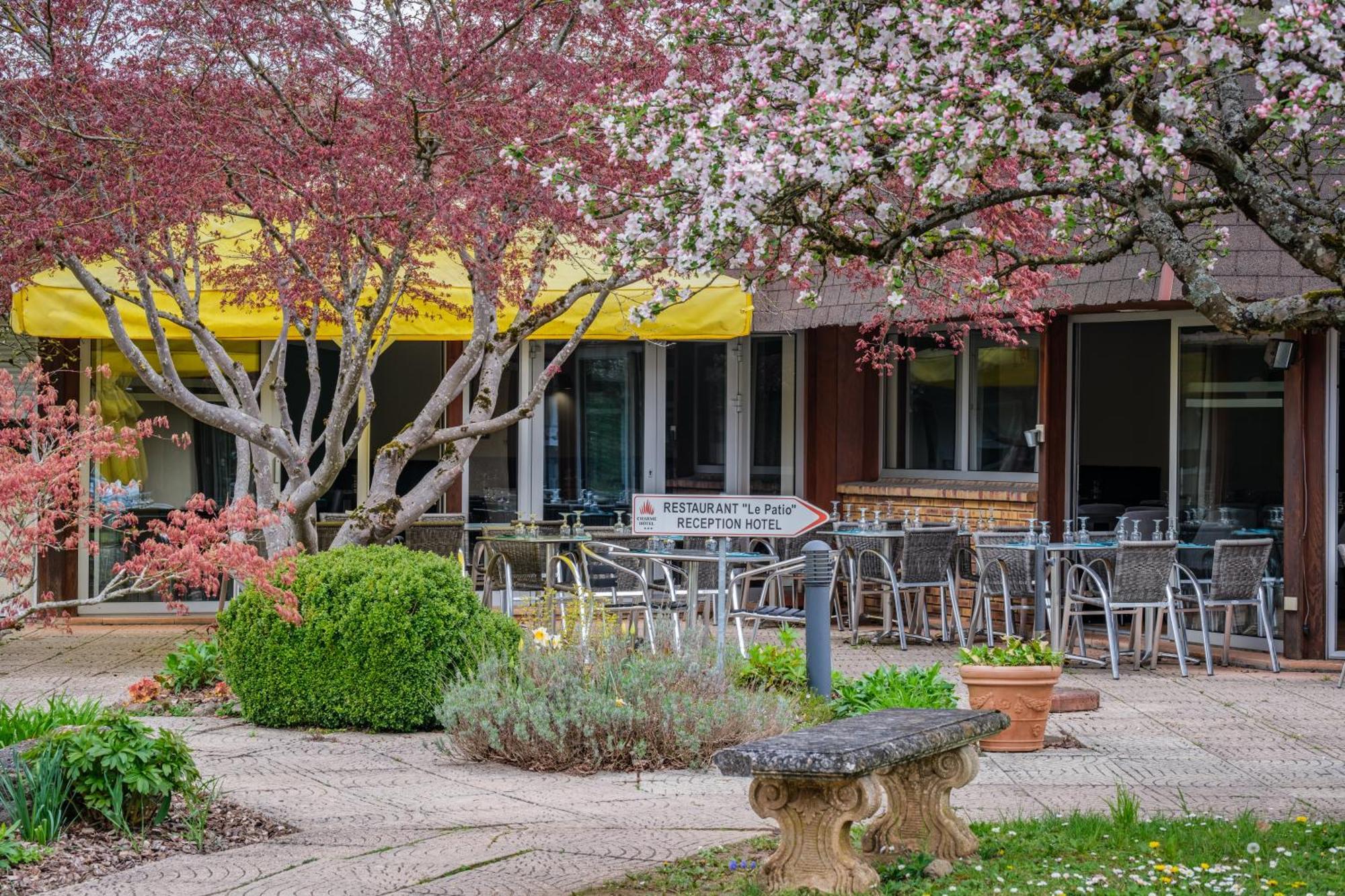 Charme Hotel, Montbeliard Sud Екстериор снимка