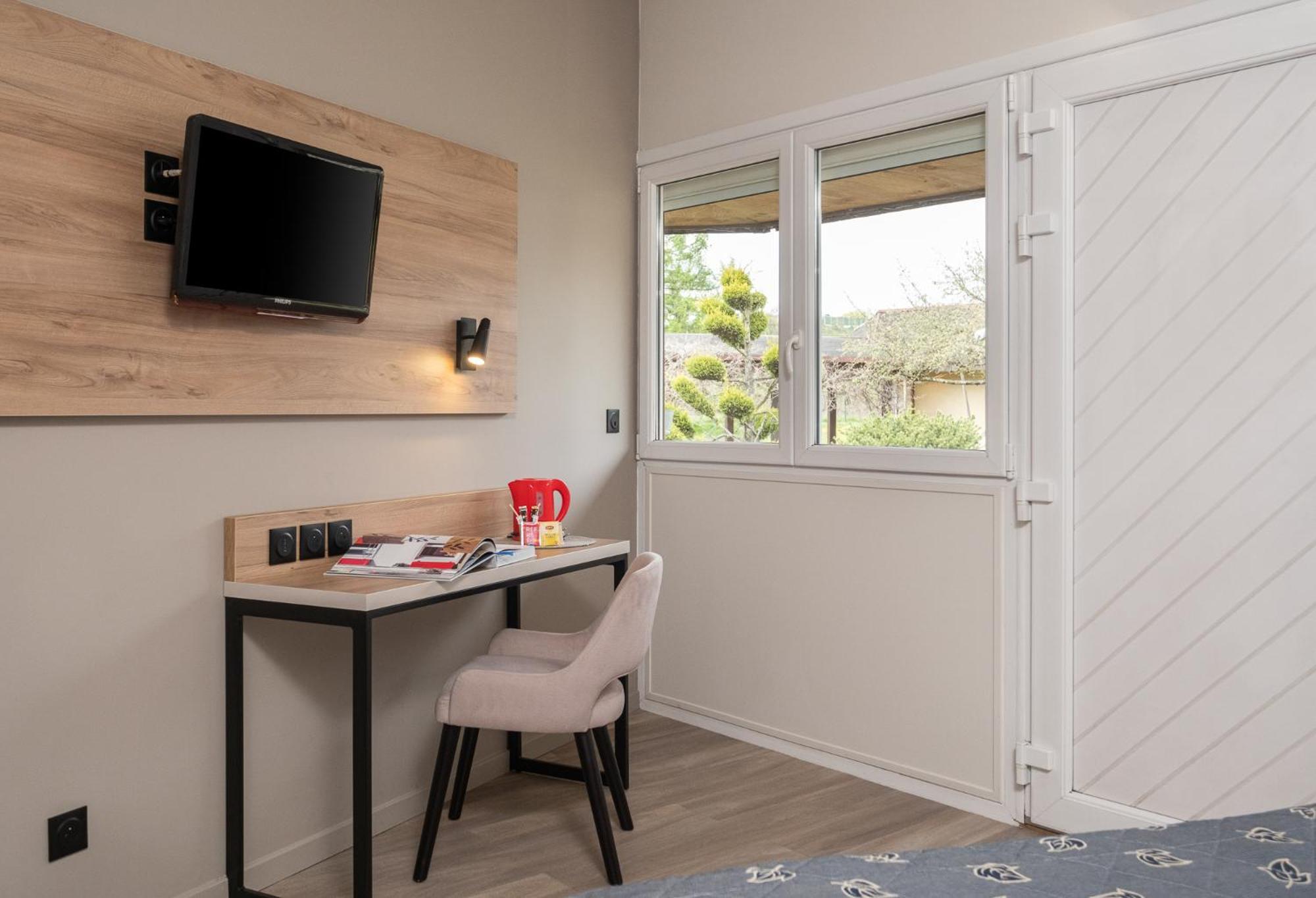 Charme Hotel, Montbeliard Sud Екстериор снимка